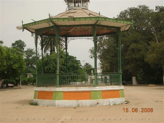 PERREGEAUX 06 2006 LE KIOSQUE 02.jpg -           